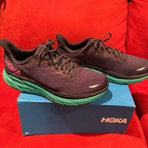 Women’s Hoka Clifton 8 running/walking shoes size 11